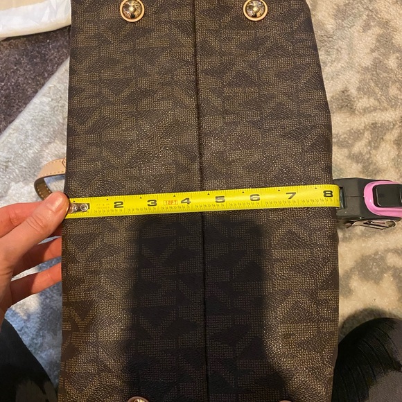 Michael Kors purse - Picture 7 of 9